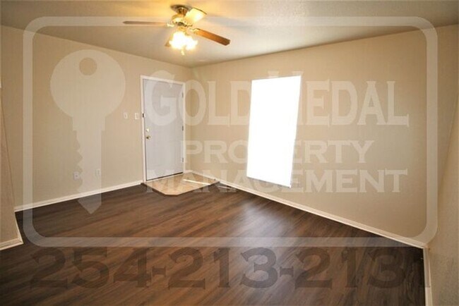 Building Photo - 1106 Leslie Cir