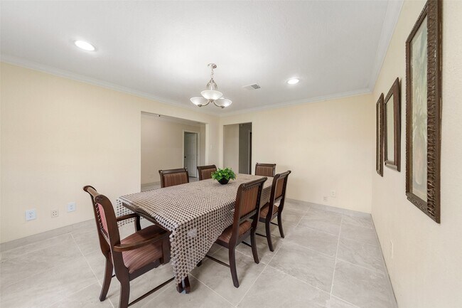 Foto del edificio - 14702 Westway Ln