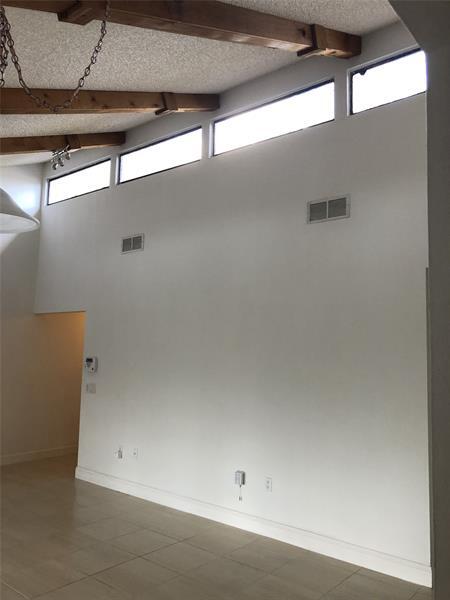 Foto del edificio - 9800 NW 16th Ct