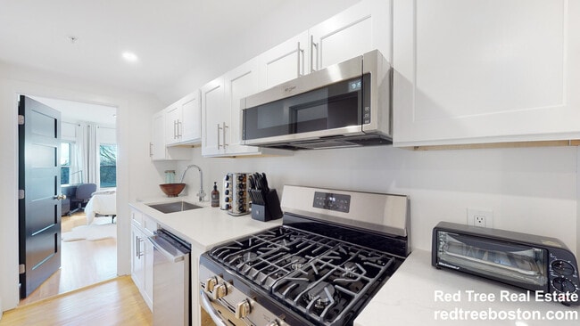 659 South St