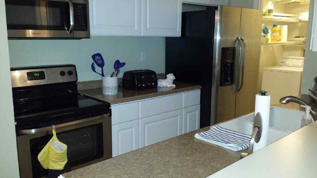 Foto del edificio - 1411 Lake Pointe Way