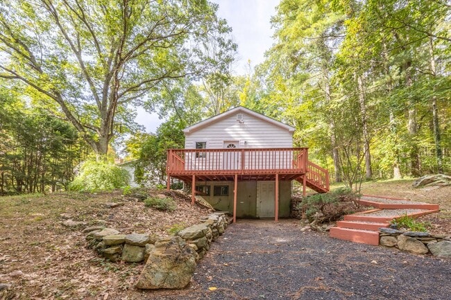 2 Bedroom Ranch with Scenic Setting - 2 Bedroom Ranch with Scenic Setting House