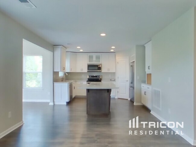 Building Photo - 2618 Bluffton Ln