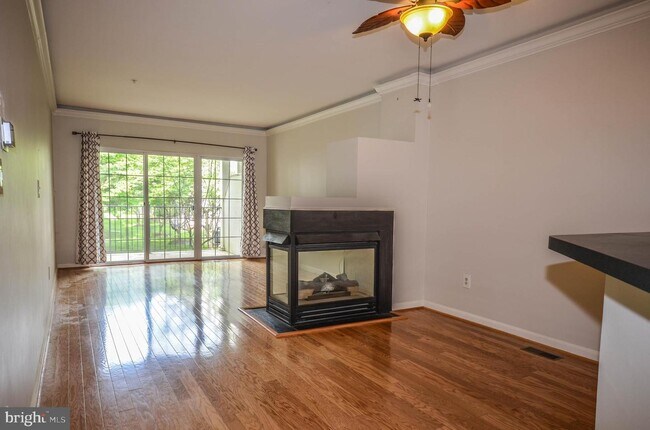Foto del edificio - 8860 Ashgrove House Ln