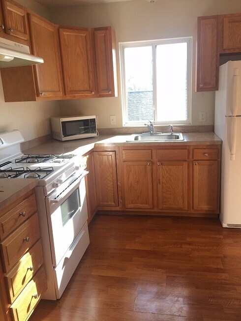 Kitchen - 162 Main St