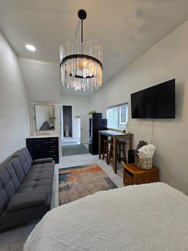 Foto del edificio - Fully Furnished Studio Near Hammond Trail ...