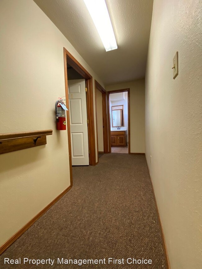 Building Photo - 6 br, 0.5 bath House - 814 N A Street  - 8...