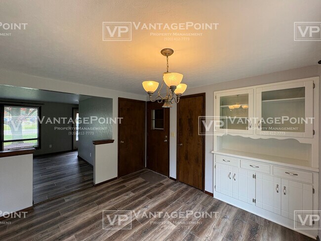 Foto del edificio - 4220 Hillcrest Dr