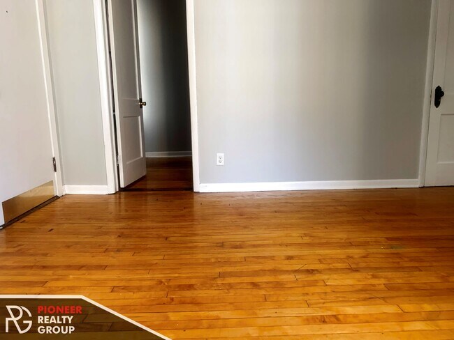Foto del edificio - 1422 N Maplewood Ave