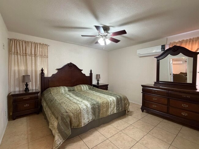 Building Photo - 10214 Blitzen Dr