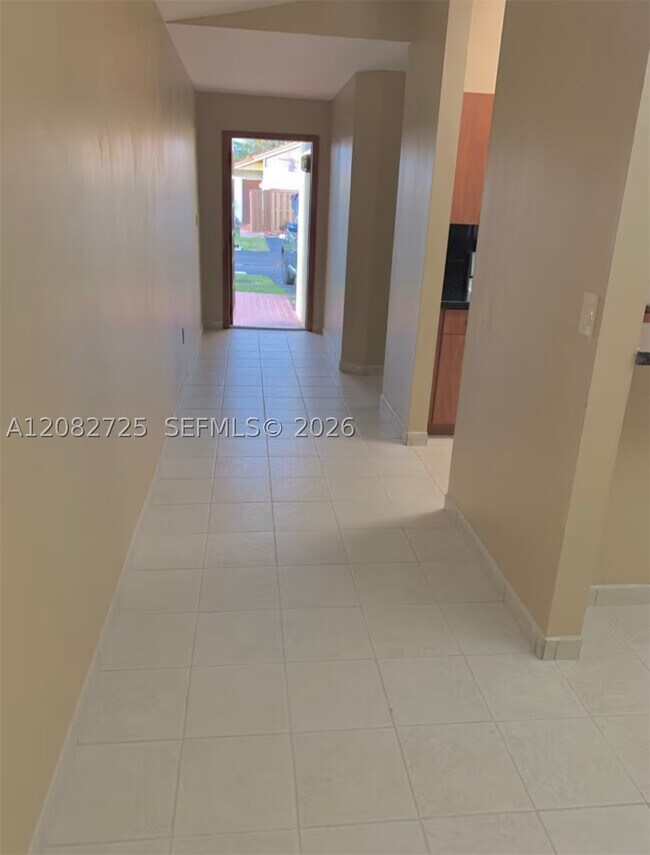 Building Photo - 13566 SW 11th Ln