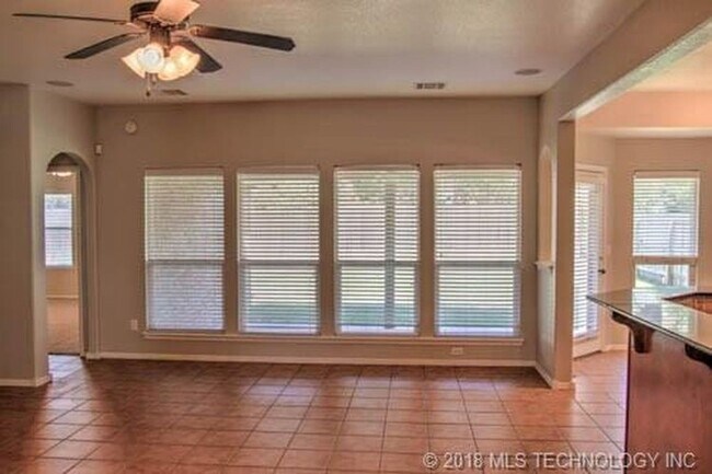 Building Photo - Schedule a tour today! Jenks Luxury Next T...