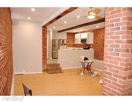 Building Photo - 160 St Botolph St