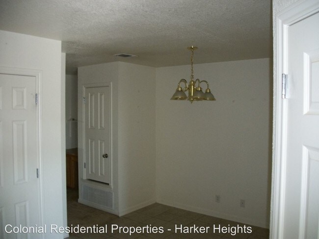 Building Photo - 1311 Cinch Dr