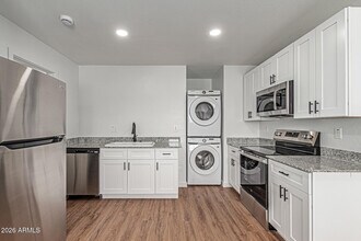 Building Photo - 6618 S 22nd Pl