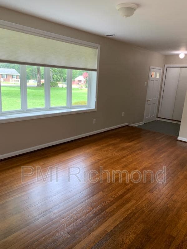 Building Photo - 11137 Thorncroft Dr