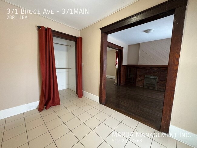 Photo du bâtiment - BEAUTIFUL 2 BED/1 BATH MAIN UNIT + HYDRO