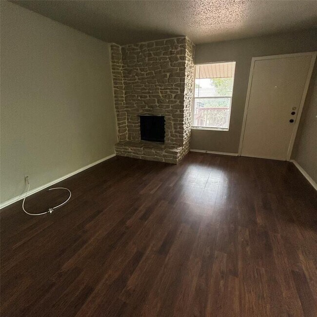 Building Photo - 903 Taulbee Ln