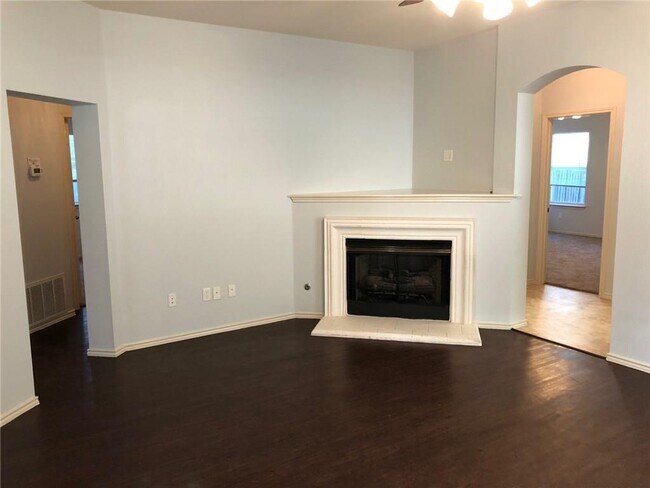 Building Photo - 1906 Ralph C Craig Ln