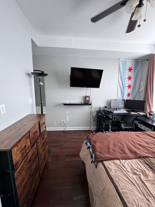 Foto del edificio - 2852 N Kedzie Ave