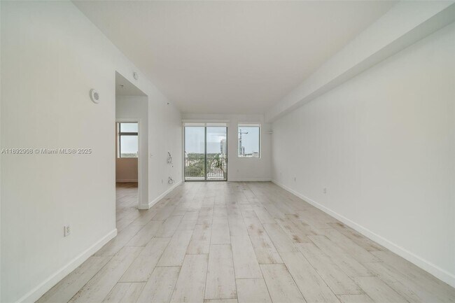 Foto del edificio - 140 S Dixie Hwy