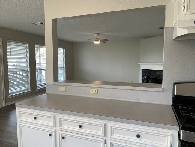 Foto del edificio - 585 Warsaw Dr