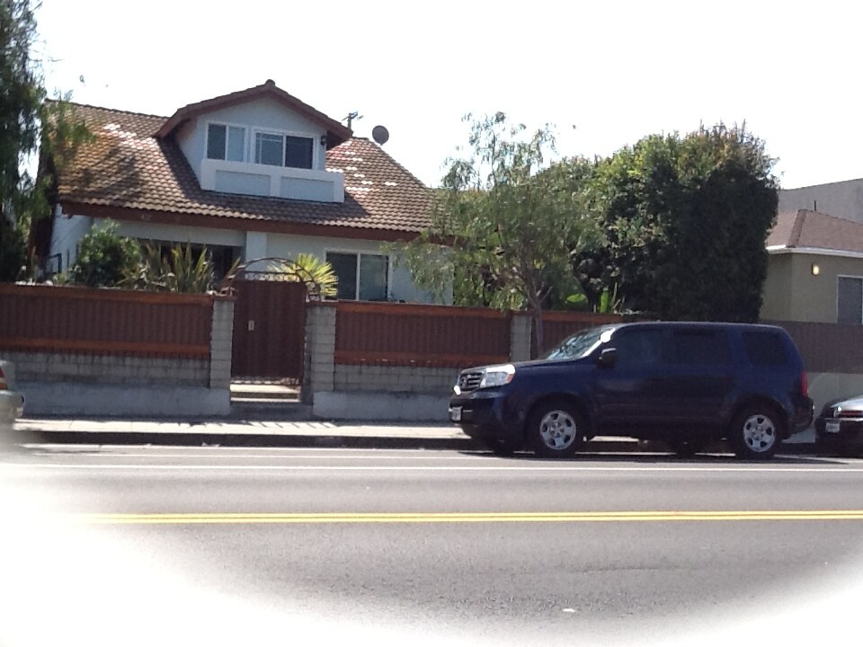 Primary Photo - 412 Rose Ave