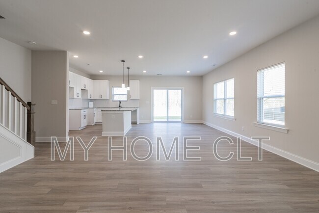 Building Photo - 3646 Trull St