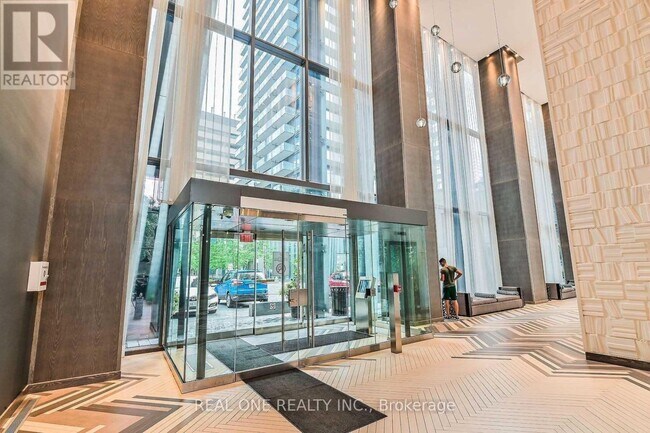 Building Photo - 65-PH65 St Mary St