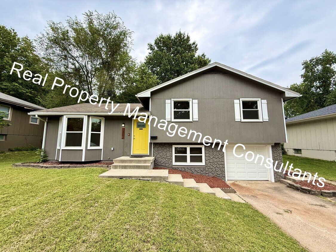 Foto principal - Charming 3 Bed Home with Modern Updates in...