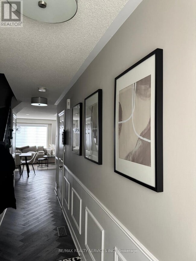 Photo du bâtiment - 430 Mapleview Dr E