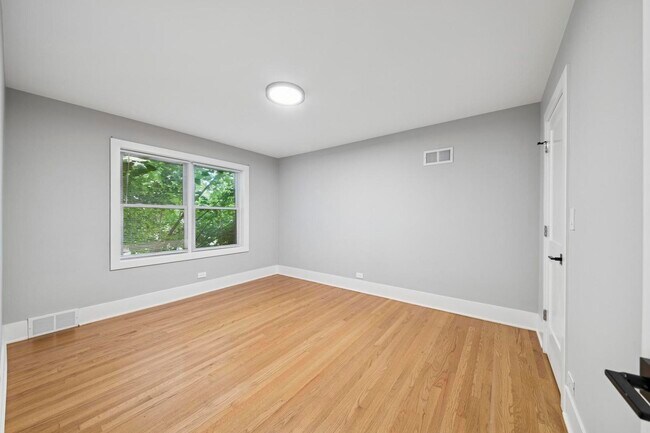 Foto del edificio - 6327 N Spokane Ave