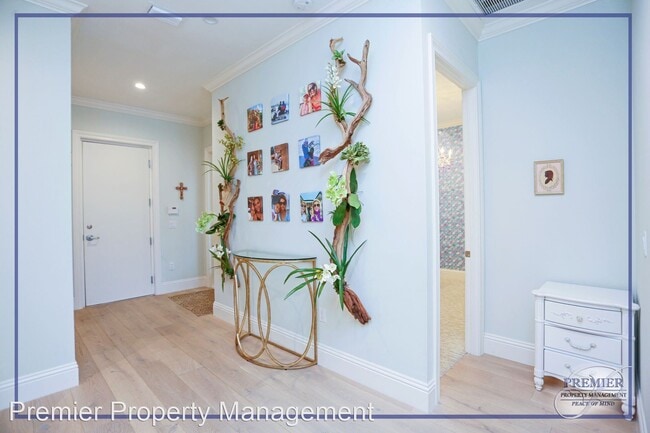 Building Photo - 3 br, 3.5 bath House - 7128 Lemuria Circle...