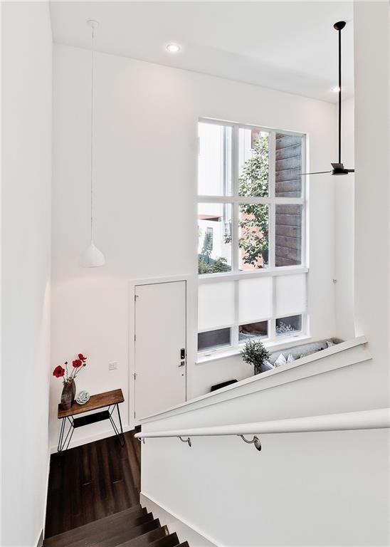 Building Photo - 520 SE Tourmaline Mews