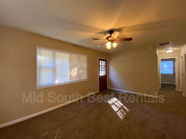 Building Photo - 3591 Sunrise St