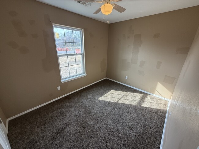 Building Photo - 730 W 14th St