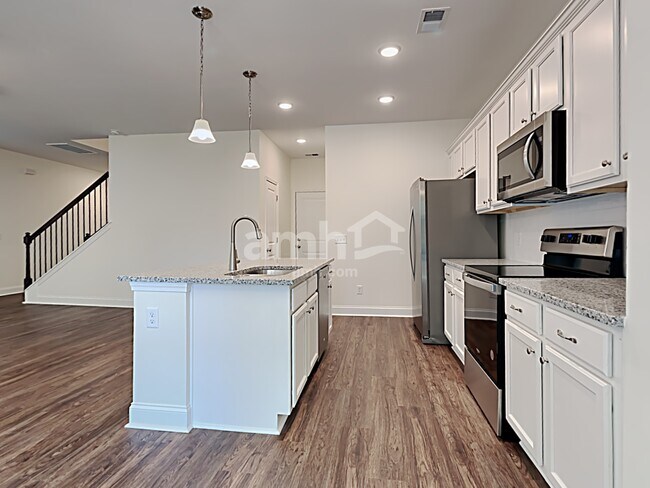 Foto del edificio - 507 W Lionel Rd