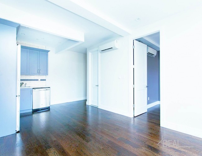 Building Photo - NO FEE 3 Bed 2 Bath in Flatbush!