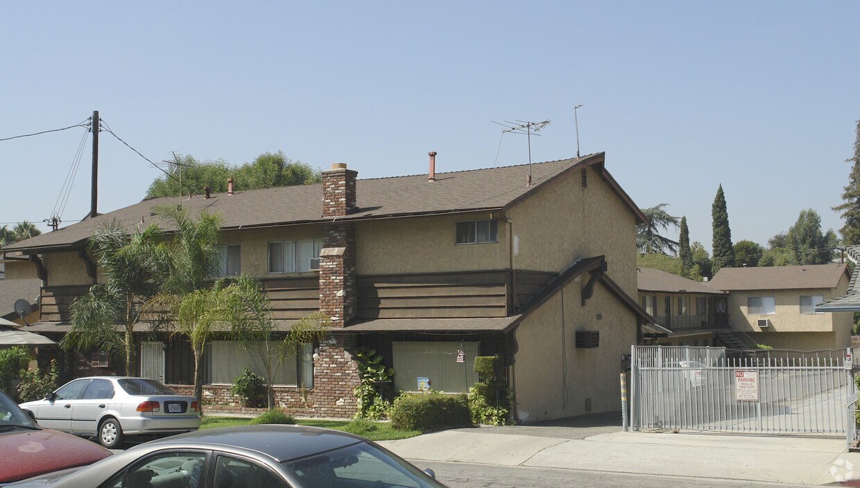 Building Photo - 343 S Arroyo Dr