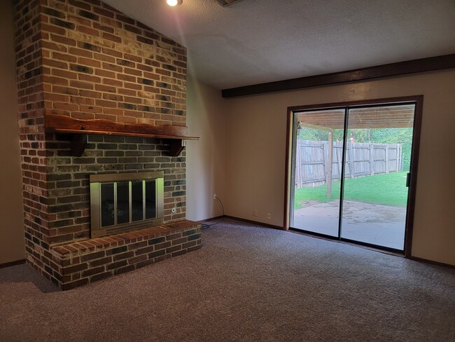 Building Photo - 3201 Chisholm Trail