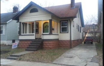 Building Photo - 110 S 45th St