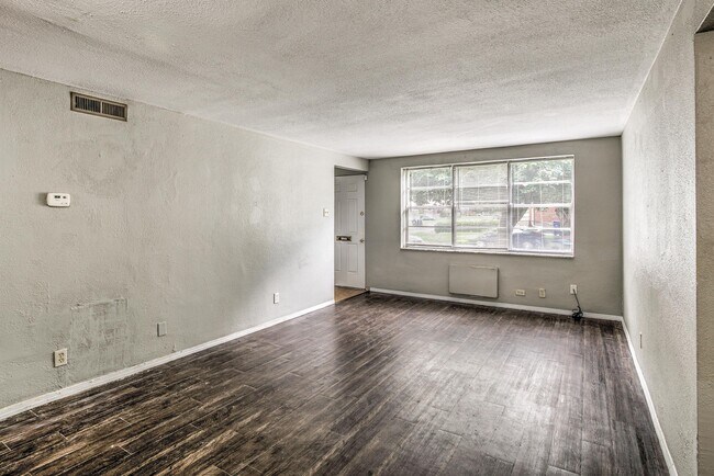 Foto del edificio - 1030 Wild Cherry Ln