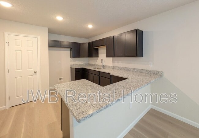 Foto del edificio - 7954 Harding Ave