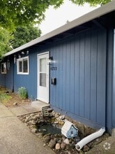 Building Photo - 4722 SE 83rd Ave