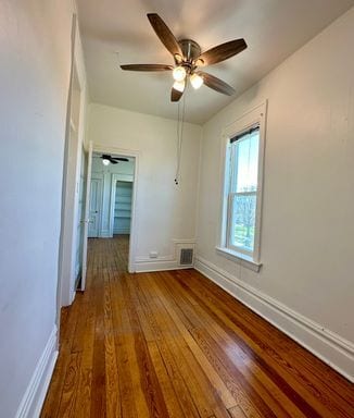 Foto del edificio - Charming Top Floor Unit with Off-Street Parking