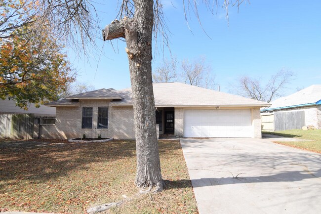 Foto del edificio - 2313 Hidden Hill Dr