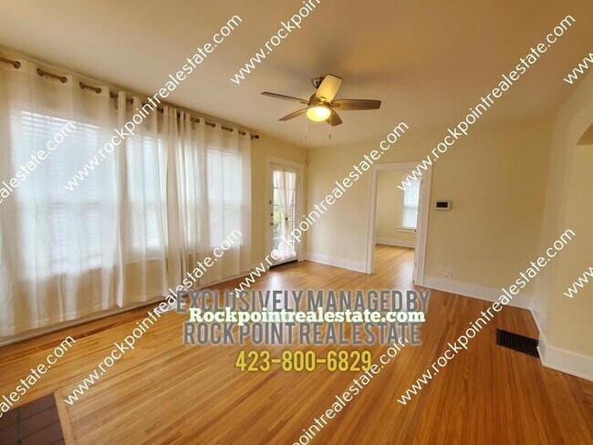 Foto del edificio - 2413 E 5th St