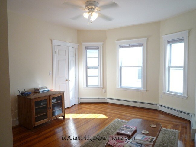 Primary Photo - 28 Clarendon Ave