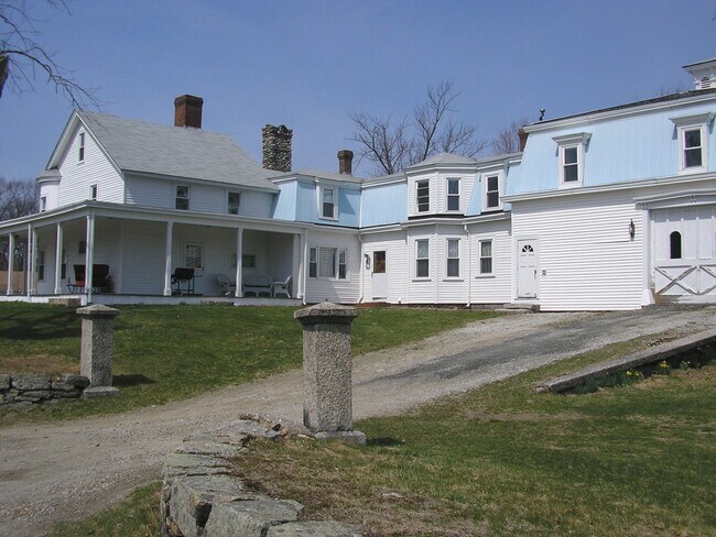 Building Photo - 10 Old Flanders Rd