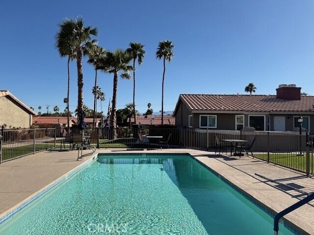 Primary Photo - 79700 Ave 42